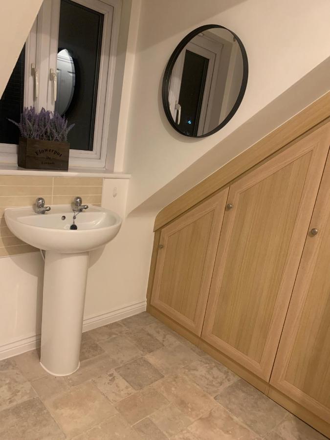 Comfy Double Bedroom In Greater Manchester Eksteriør billede